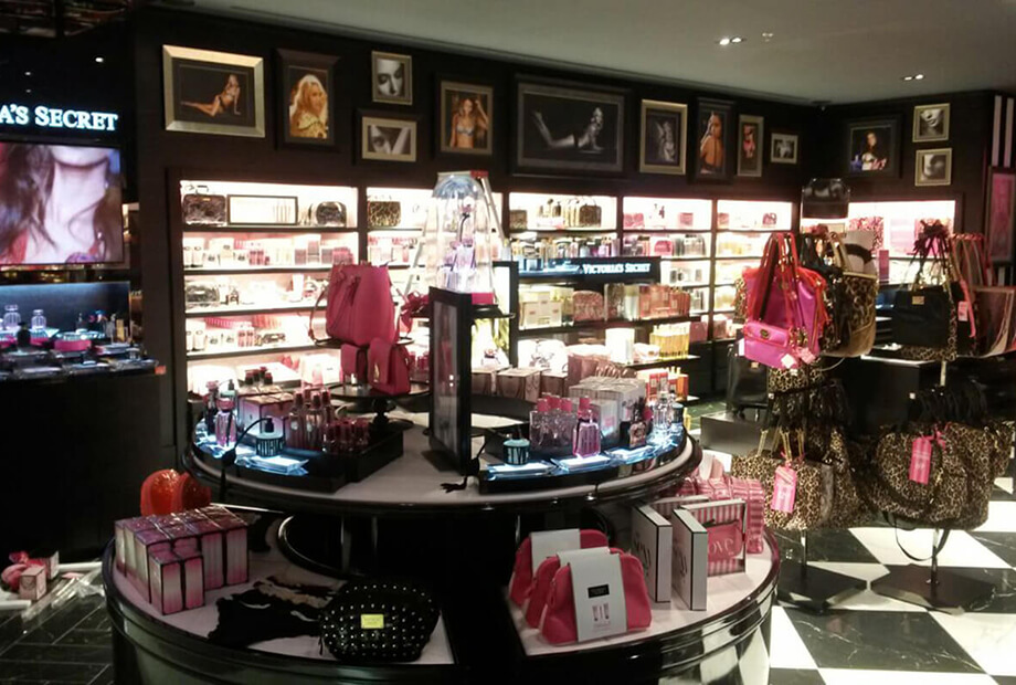 <strong>Victoria's Secret</strong>